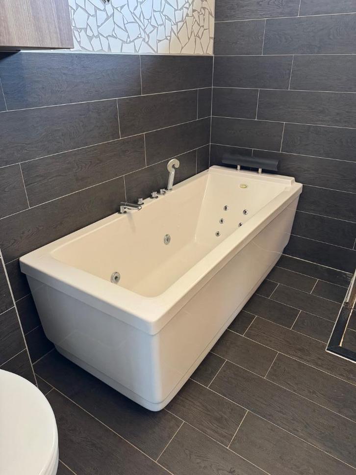 Bubbelbad, Tuin en Terras, Bubbelbaden en Hottubs, Gebruikt, Vast, Ophalen