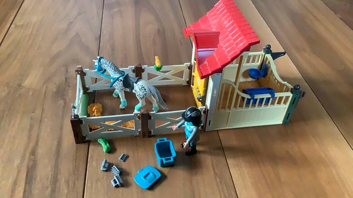 Playmobil 6935 pony paard stal box manege boederij, Kinderen en Baby's, Speelgoed | Playmobil, Zo goed als nieuw, Ophalen