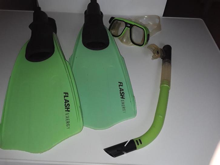 Zwemvliezen duikbril en Snorkelsetje mt 40/41, Watersport en Boten, Snorkelen, Gebruikt, Snorkelvinnen, Ophalen of Verzenden