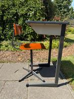 Jaren 70- lessenaar en stoel. Vintage in goede staat, Ophalen