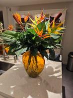 ovale vaas in kunstbloemen, Huis en Inrichting, Ophalen of Verzenden, Rood, Aardewerk of Porselein, Minder dan 50 cm