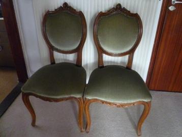 2 Antieke barok stoelen beschikbaar voor biedingen