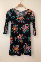 Jurk jurkje tuniek, zwart met vrolijke bloemen, xs 158-164, Zwart, Ophalen of Verzenden, Zo goed als nieuw, Maat 34 (XS) of kleiner