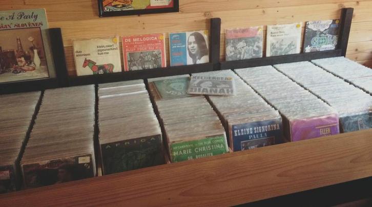 Gezocht koffertje, mapje singeltjes singels Nederlandstalige, Cd's en Dvd's, Vinyl Singles, Zo goed als nieuw, Nederlandstalig