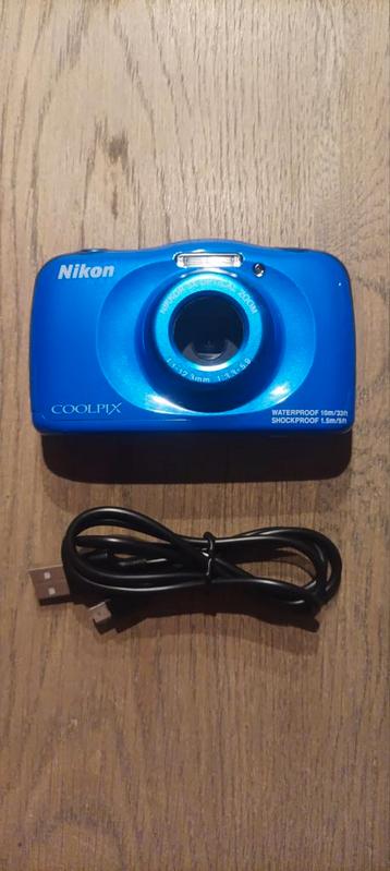 Nikon Coolpix S33 waterdichte digitale camera beschikbaar voor biedingen