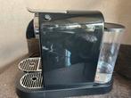 Nespresso koffiemachine met cups, Gebruikt, Koffiemachine, Ophalen of Verzenden, 2 tot 4 kopjes