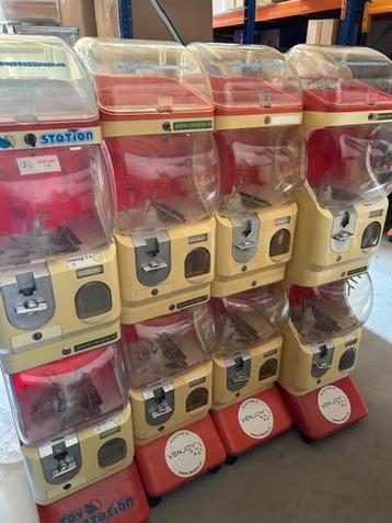 Toy Station Over 500 ballen capsule automaat beschikbaar voor biedingen