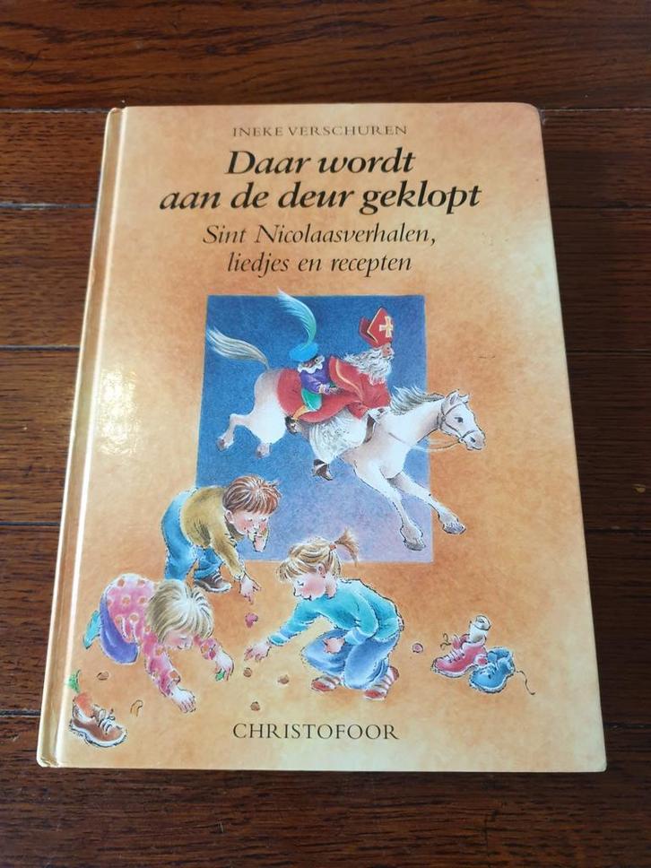 I. Verschuren - Daar wordt aan de deur geklopt, Boeken, Kinderboeken | Jeugd | onder 10 jaar, Zo goed als nieuw, Fictie algemeen