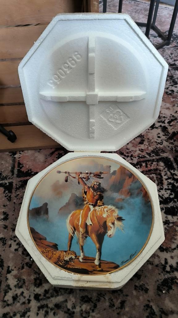 Spirit of the South Wind Decoratiebord, Antiek en Kunst, Antiek | Wandborden en Tegels, Ophalen of Verzenden