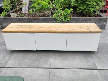 BESTÅ tv-meubel met oplegplank beschikbaar voor biedingen