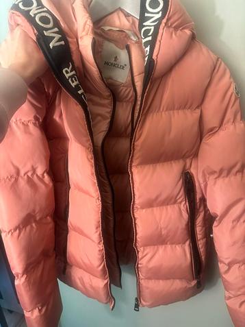 Dikke winterjas van Moncler Maat S roze beschikbaar voor biedingen