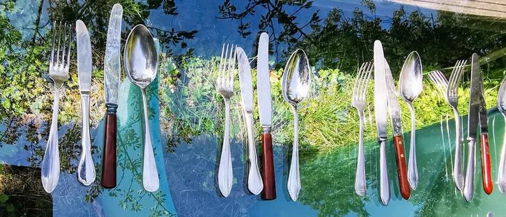 Vintage besteksets, slacouvert met mes , enkele losse messen, Huis en Inrichting, Keuken | Keukenbenodigdheden, Ophalen of Verzenden