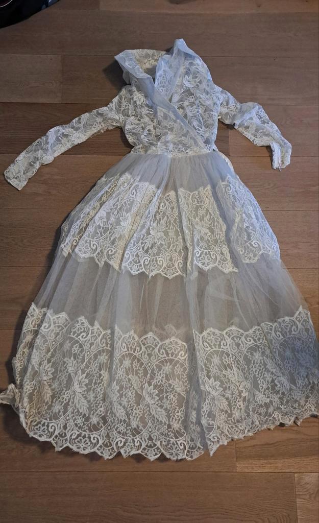 Vintage Trouwjurk jaren '50 met bontjasje, Kleding | Dames, Trouwkleding en Trouwaccessoires, Gedragen, Trouwjurk, Wit, Ophalen