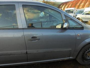 Portier 4Deurs rechts-voor van een Opel Zafira (Z155) beschikbaar voor biedingen