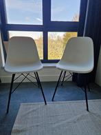 2 Witte eetkamerstoelen met zwart frame (kuipstoelen), Huis en Inrichting, Stoelen, Ophalen, Gebruikt, Twee, Metaal