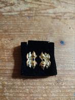 Vintage oorbellen van Avon, Sieraden, Tassen en Uiterlijk, Met kristal, Ophalen of Verzenden, Zo goed als nieuw, Knopjes of Stekers
