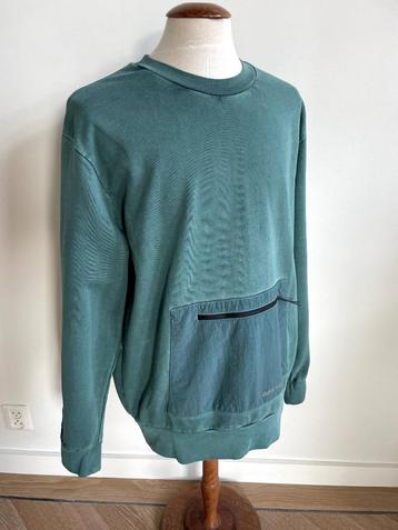 Off the pitch: Nieuwe, stoned-washed sweater. Maat XXL beschikbaar voor biedingen