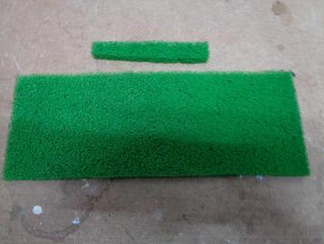 Te koop restant groene mat om zelf heggen te knippen. beschikbaar voor biedingen