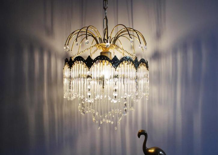 Goudkleurige vintage kroonluchter. Hollywood regency lamp, Huis en Inrichting, Lampen | Kroonluchters, Gebruikt, Metaal, Overige materialen