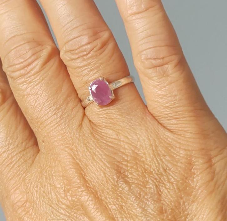 Zilveren ring met natuurlijke Robijn steen zilver 925, Sieraden, Tassen en Uiterlijk, Ringen, Nieuw, Dame, 17 tot 18, Rood, Zilver
