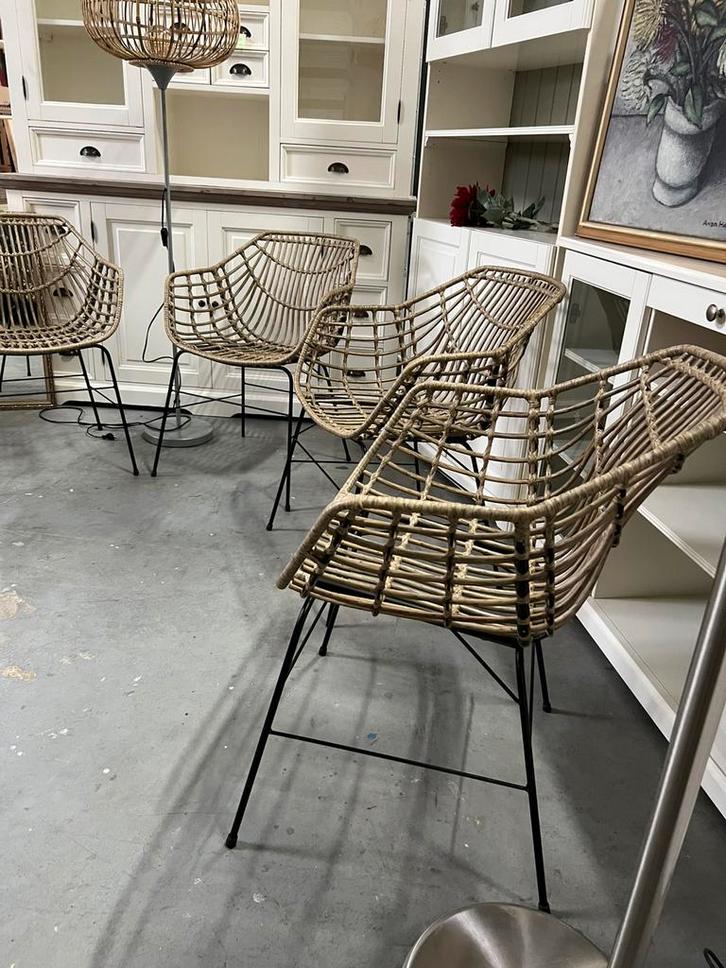 Set van vier kunststof rotan-look stoelen met metalen frame, Tuin en Terras, Tuinsets en Loungesets, Zo goed als nieuw, Ophalen of Verzenden