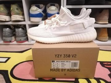 Adidas yeezy boost 350 V2 Bone  beschikbaar voor biedingen