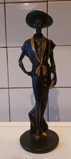 kunststof beeld sjieke dame met hoed, Ophalen of Verzenden, Zo goed als nieuw, Mens