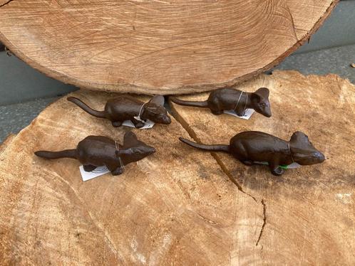 GIETIJZEREN MUIS 12 CM 4 delig NIEUW, Tuin en Terras, Tuinbeelden, Nieuw, Dierenbeeld, Metaal, Ophalen of Verzenden