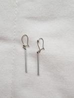 grijze staafjes oorbellen, Overige materialen, Ophalen of Verzenden, Grijs, Hangers