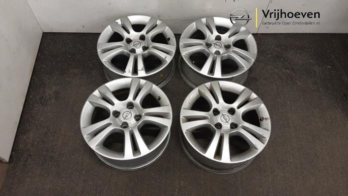 Velgen set van een Opel Corsa (Corsa D 07-), Auto-onderdelen, Banden en Velgen, Personenwagen, Gebruikt, 3 maanden garantie, Ophalen of Verzenden