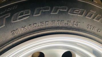 Gevraagd banden 31 x 10.50 R16.5 beschikbaar voor biedingen