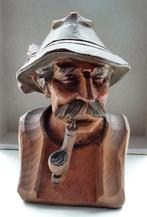 HOUTEN ROKENDE MAN UIT DE JAREN 50 60 V ERTSGEBERGTE VINTAGE, Verzenden