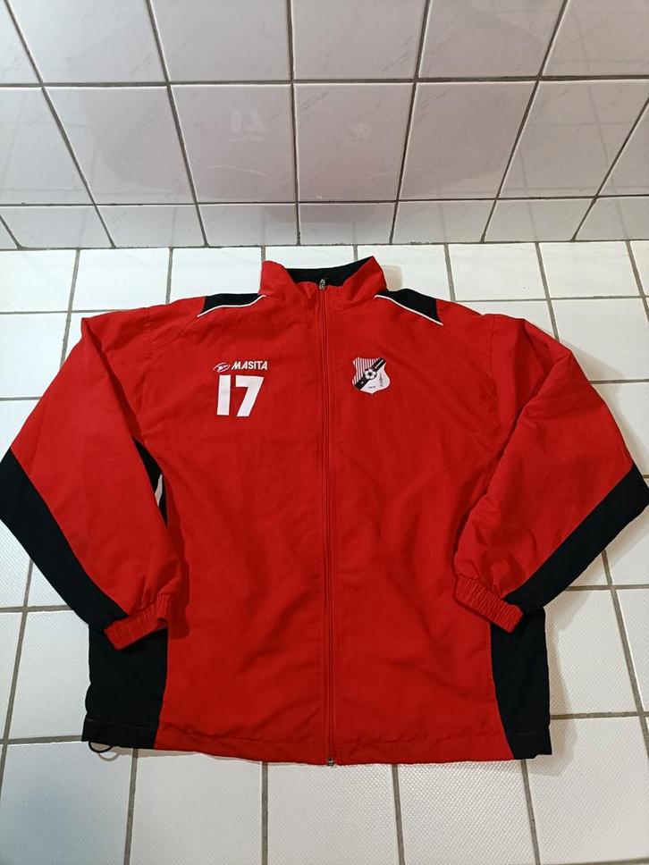 (M) Rode Tracksuit Masita vv Steenwijk #17 Speler Polyester, Sport en Fitness, Voetbal, Zo goed als nieuw, Trainingspak, Maat M