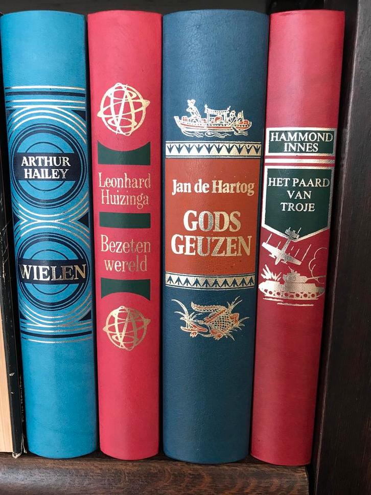 4 boeken van de NBC o.a. Wielen en Gods Geuzen, Boeken, Romans, Zo goed als nieuw, Nederland, Ophalen of Verzenden