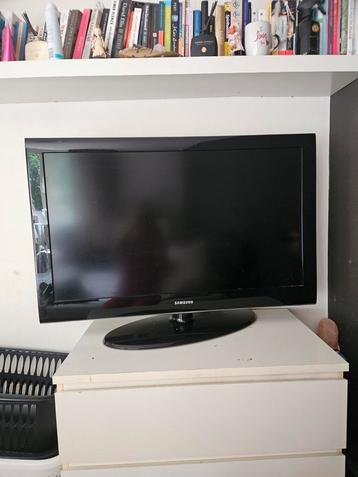 Samsung tv  102 inch beschikbaar voor biedingen