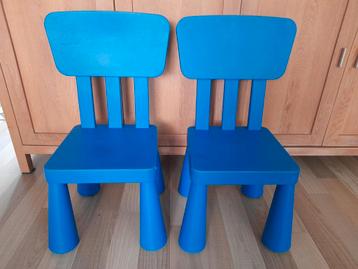 2 blauwe Ikea Mammut stoeltjes.  beschikbaar voor biedingen
