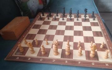 Regence Frans schaakspel 32 schaakstukken in doos beschikbaar voor biedingen