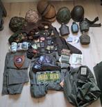 Groot militaria lot, losse verkoop mogelijk., Ophalen of Verzenden, Landmacht, Nederland, Embleem of Badge
