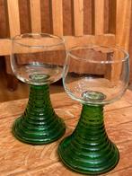 Roemer vintage moezel 2x nieuwstaat groene voet, Antiek en Kunst, Antiek | Glas en Kristal, Ophalen of Verzenden