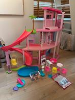 Barbie Dreamhouse met accessoires, Kinderen en Baby's, Speelgoed | Poppenhuizen, Ophalen, Gebruikt, Poppenhuis