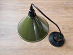 Donkergroene, vintage hanglamp van emaille, Huis en Inrichting, Lampen | Hanglampen, Gebruikt, Ophalen of Verzenden, Vintage Landelijk