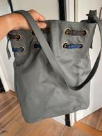 Grijze tas met bruine en blauwe riempjes. pieces, Sieraden, Tassen en Uiterlijk, Tassen | Damestassen, Ophalen of Verzenden, Zo goed als nieuw