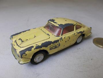 1960 Corgi Toys 218 ASTON MARTIN DB-4 (Opknapper.) beschikbaar voor biedingen