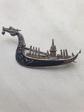(A) Broche " Dragonboat" sterling zilver.  beschikbaar voor biedingen