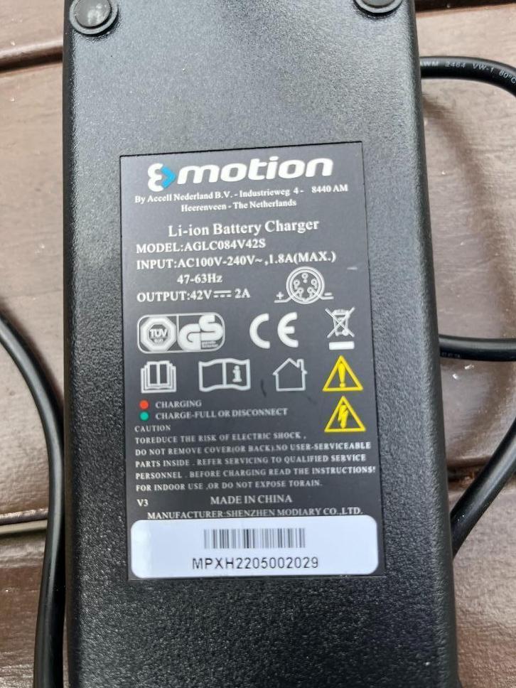 Sparta E Motion 36 V acculader, Fietsen en Brommers, Fietsaccessoires | Fietsaccu's, Zo goed als nieuw, Ophalen