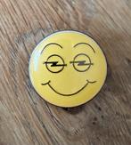 OPEL smile pin ‘90, Verzamelen, Speldjes, Pins en Buttons, Ophalen of Verzenden, Nieuw, Transport