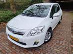 Toyota Auris 1.8 Full Hybrid Aspiration Limited, Auto's, Toyota, Gebruikt, 4 cilinders, Wit, 26 km/l