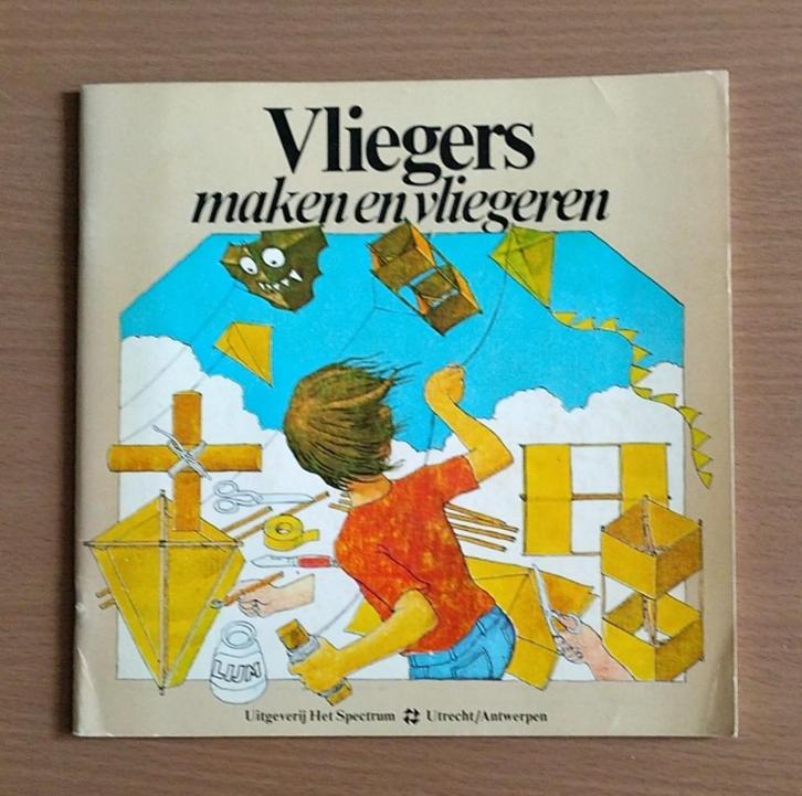 Vliegers maken en vliegeren - Het Spectrum 1978 (ISBN 90-274, Sport en Fitness, Vliegeren, Gebruikt, Toebehoren, Ophalen of Verzenden