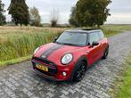 Mini 1.5 Cooper 2014 Rood met JCW-pakket, Auto's, Mini, Voorwielaandrijving, 136 pk, 4 stoelen, Origineel Nederlands