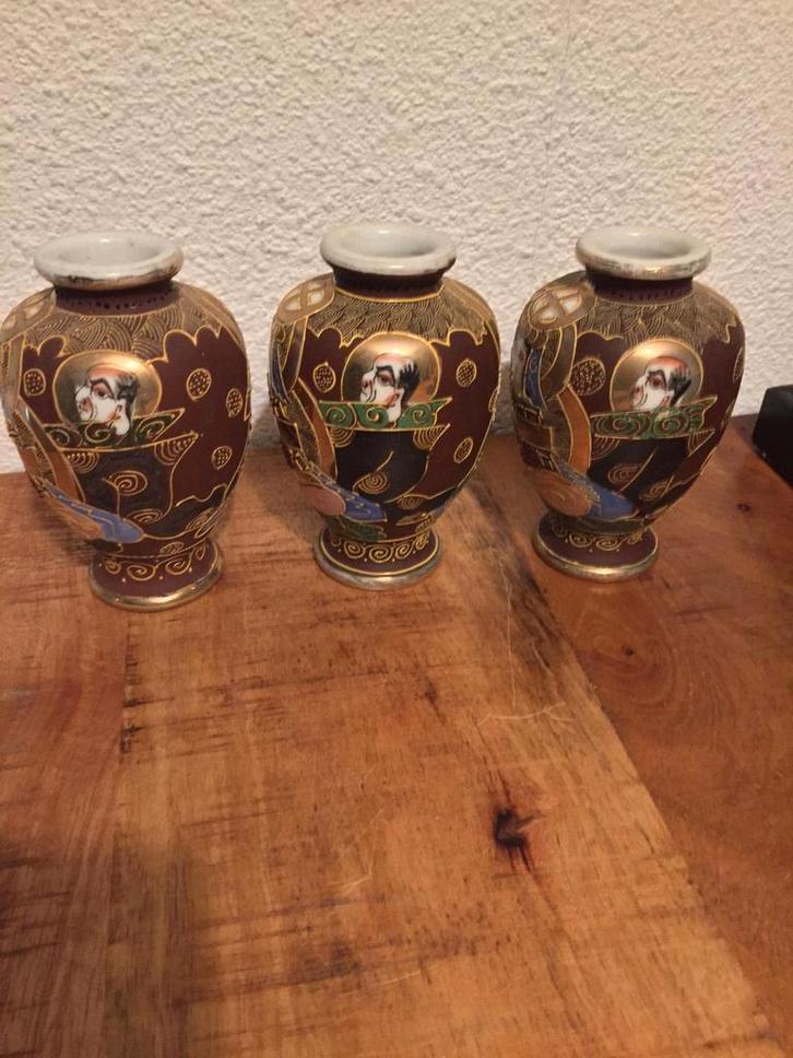 Drie Japanse Satsuma Vaasjes, Antiek en Kunst, Antiek | Vazen, Ophalen of Verzenden